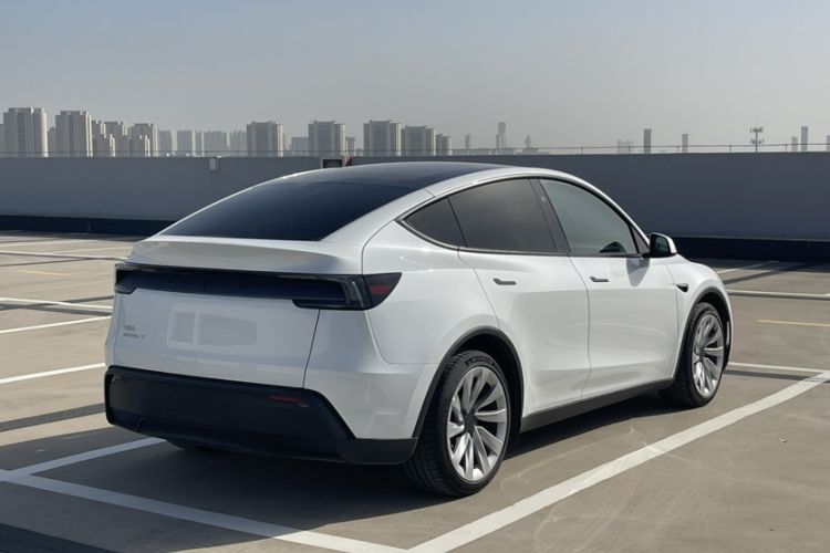 Used Tesla Model Y 2025 Rear-Wheel-Drive Version