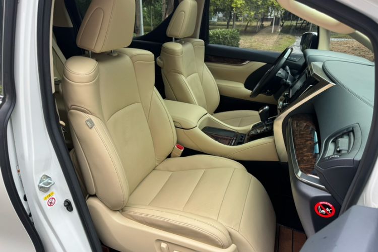 Used Toyota Alphard 2018 Revised Version 3.5L Luxury Edition
