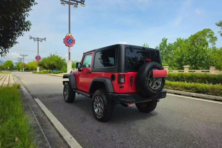 Used  Wrangler 2017 3.6L Rubicon Two-Door Comfort Edition
