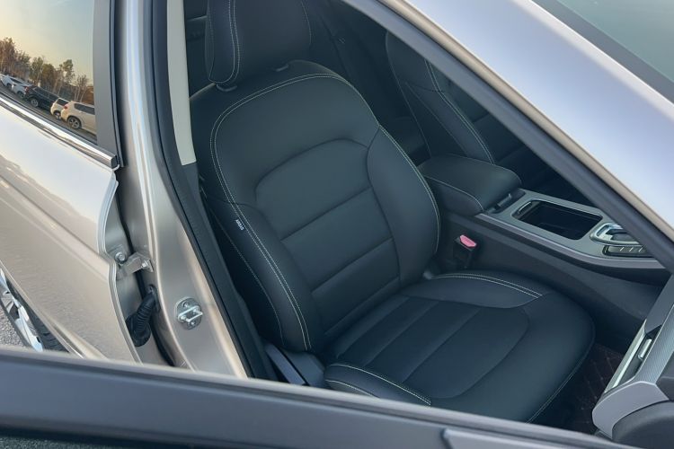 Used Geely Auto Emgrand GL 2017 1.8L DCT Elite Model
