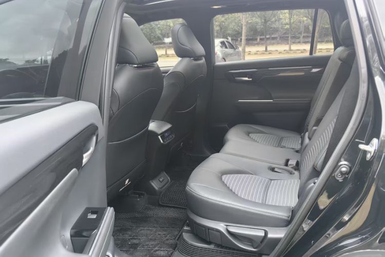 Used Toyota Crown Land Cruiser 2023 2.5L HEV Four-Wheel Drive Luxury Edition
