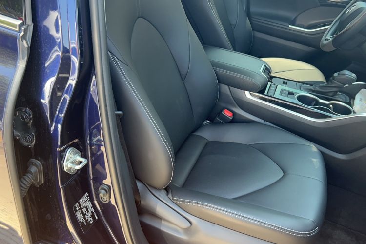 Used Toyota Highlander 2022 Dual-Engine 2.5L Two-Wheel Drive Elite Edition 5 Seats
