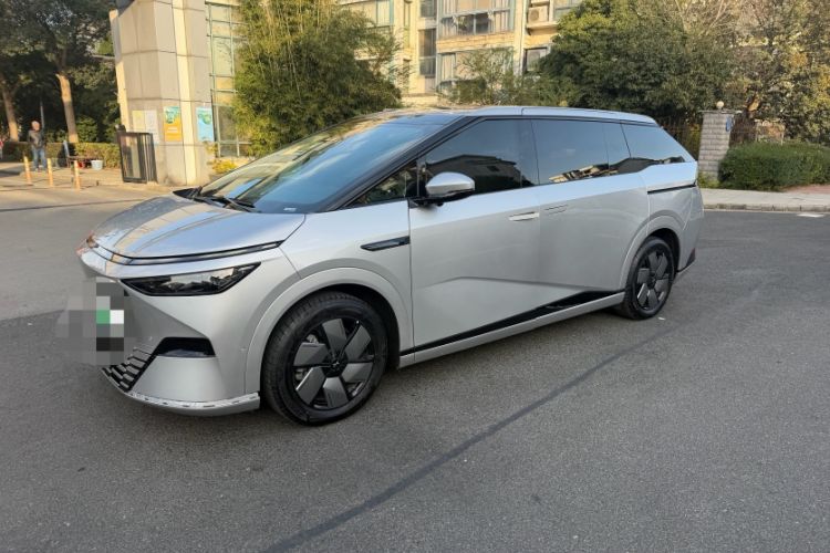 Used XPeng X9 2024 702 Ultra-Long Range Pro