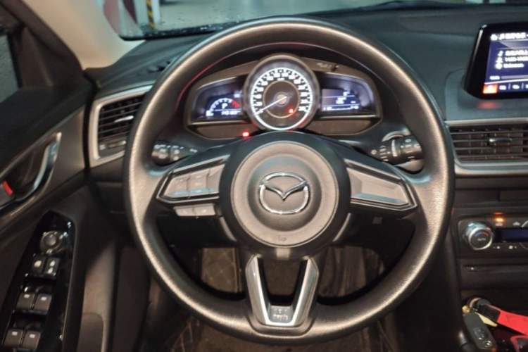 Used Mazda Mazda 3 Axela 2017 Hatchback 1.5L Automatic Luxury Model Emission Standard China V