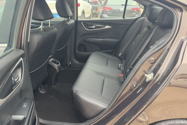 Used Honda Crider 2013 1.8L automatic luxury edition
