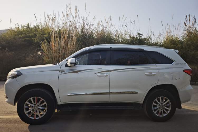 Used Foton Landfort 2015 1.9T Diesel Two-Wheel Drive Standard Edition 7 Seats
