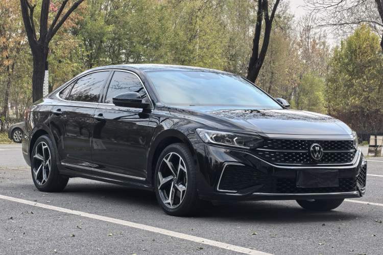 Used Volkswagen Passat 2023 Restyled 330TSI Starry Luxury Edition
