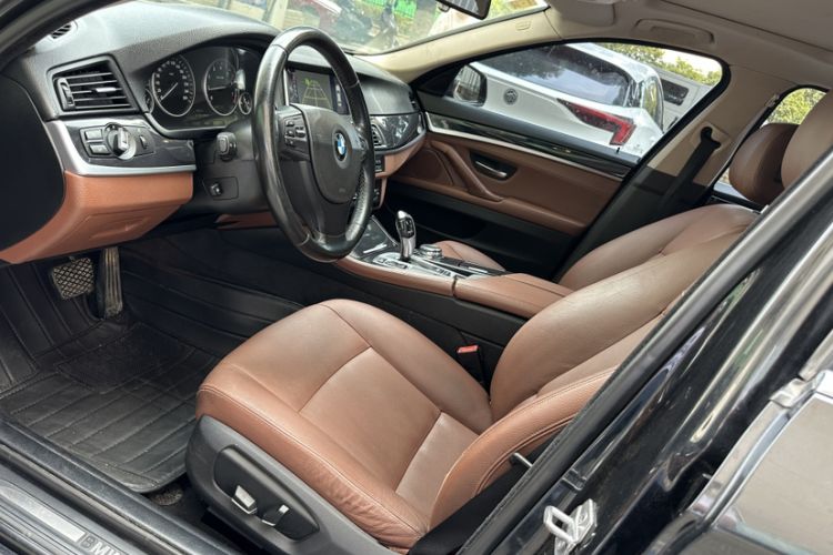 Used BMW 5 Series 2014 520Li Elegant Model
