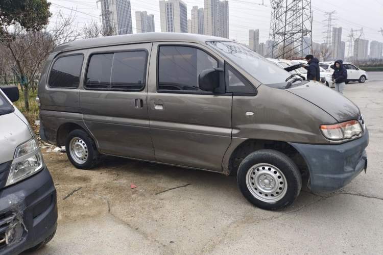 Used FORTHING Lingzhi 2015 V3 1.5L 5-Seater Special Offer Model
