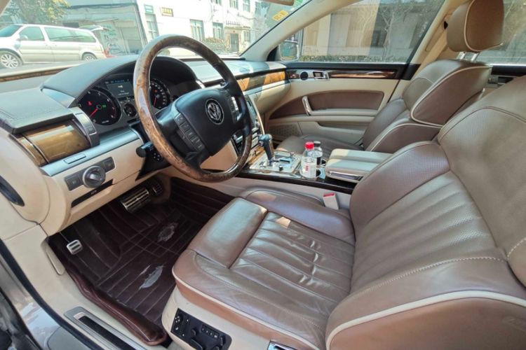 Used Volkswagen Phaeton 2012 3.6L Deluxe Custom Edition