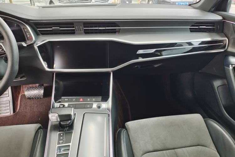 Used Audi A6L 2022 40 TFSI Luxury Dynamic Model
