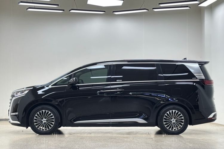 Used Denza D9 2024 DM-i 980 Four-Wheel Drive Prestige Model
