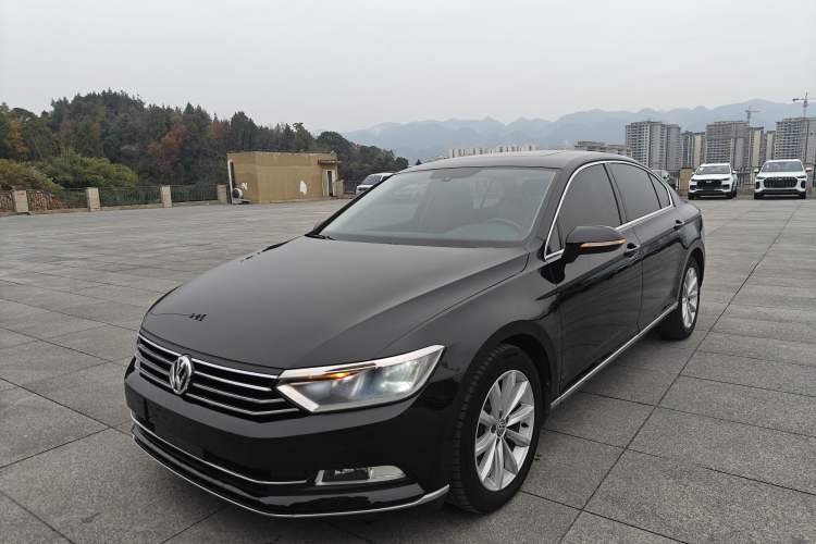 Used Volkswagen Magotan 2018 330TSI DSG Advanced Model
