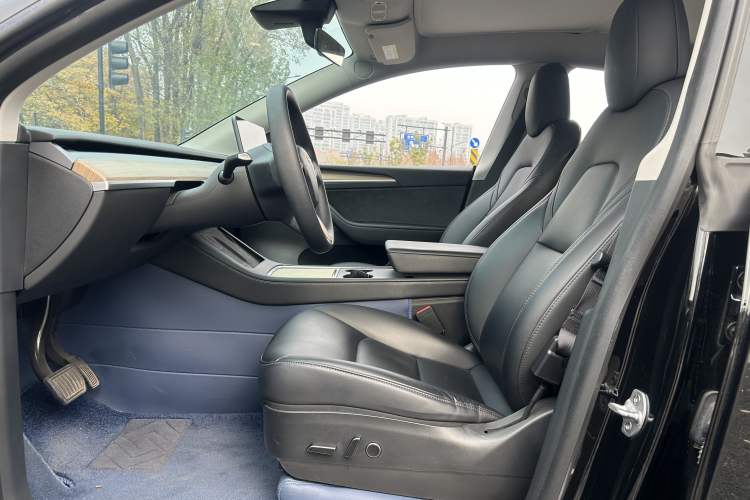 Used Tesla Model Y 2022 Rear-Wheel-Drive Version
