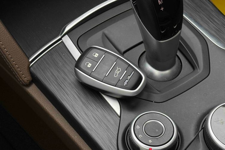 Used Alfa Romeo Stelvio 2017 2.0T 200HP Elite Edition
