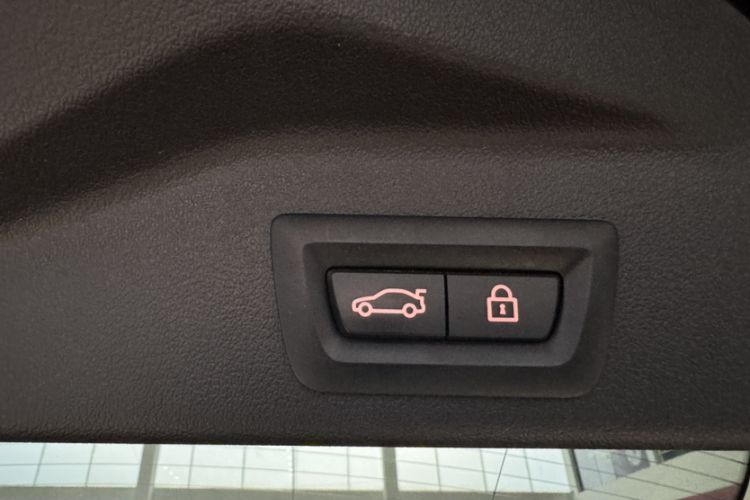 Used BMW X5 2022 Restyled xDrive 30Li Luxury Version M Sport Package
