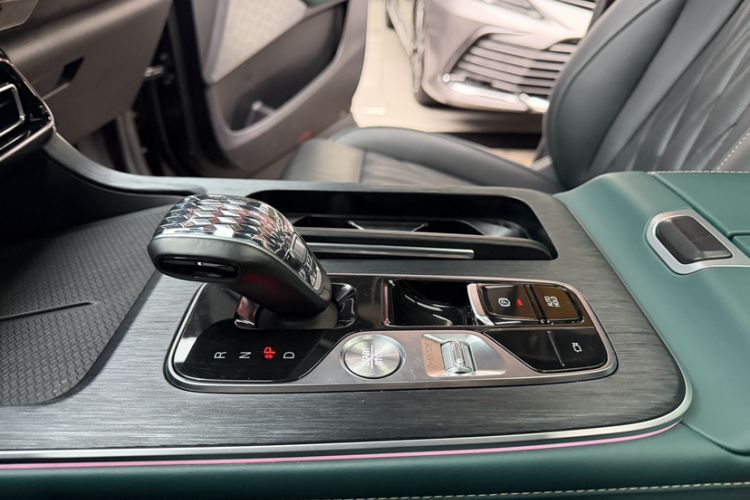 Used GAC Trumpchi GS8 2022 Flagship Series 2.0 TGDI Four-Wheel Drive Luxury Smart Connectivity Version (7 Seats)
