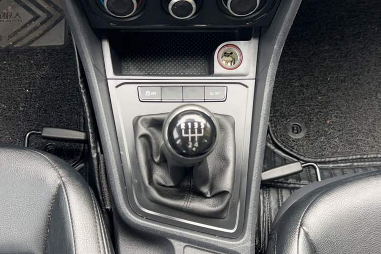 Used Volkswagen Lavida 2017 1.6L Manual Fashion Edition
