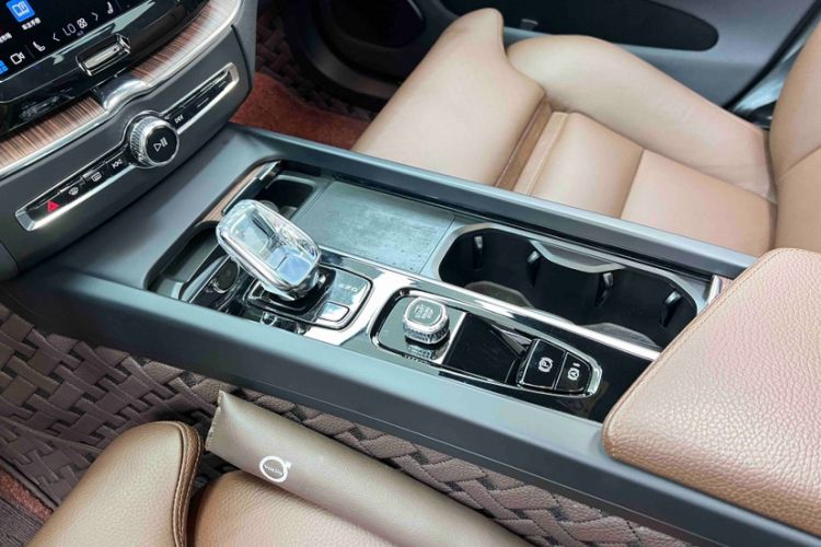 Used Volvo XC60 2022 B5 4x4 Smart Luxury Edition