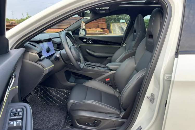 Used Lynk & Co 03 2025 1.5TD DCT Champion Edition Plus
