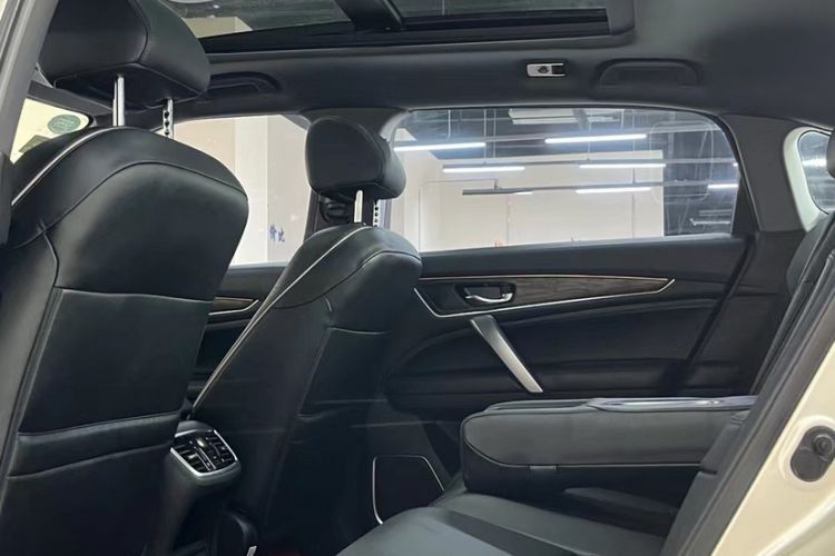 Used Honda UR-V 2017 240TURBO Two-Wheel Drive Luxury Edition China V
