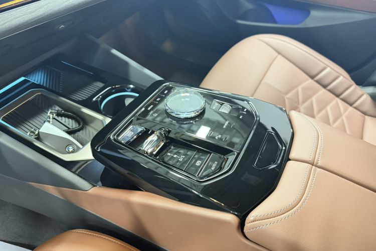 Used BMW 5 Series 2024 530Li Luxury Edition M Sport Package
