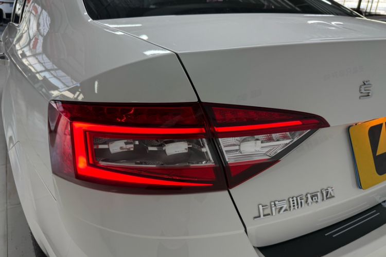 Used Skoda Octavia 2019 1.5L Automatic Smart Drive Luxury Edition China VI Standard
