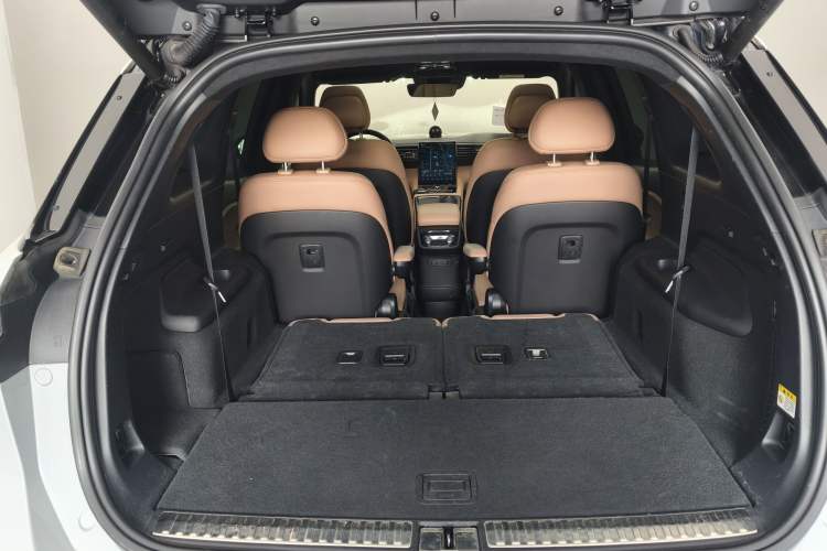 Used Nio ES8 2020 415 km Signature Edition 6-Seater Version
