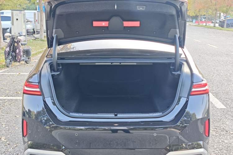 Used BMW 5 Series 2024 525Li M Sport Package