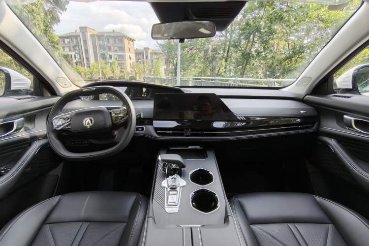 Used Changan UNI-K iDD 2024 Chuzhi iDD 1.5T 135km Smart & Fun Model
