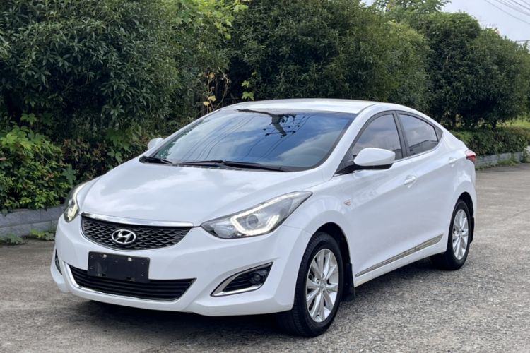 Used Hyundai Elantra 2016 1.6L Automatic Smart Version
