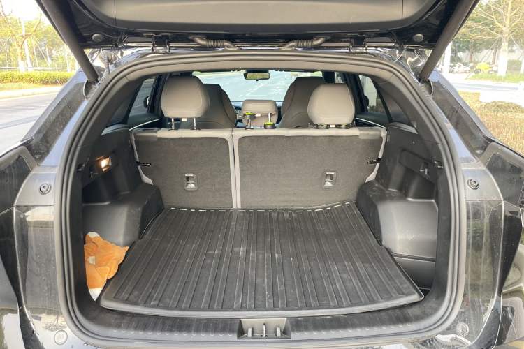 Used  L7 2025 EM-i 115km Exploration Edition