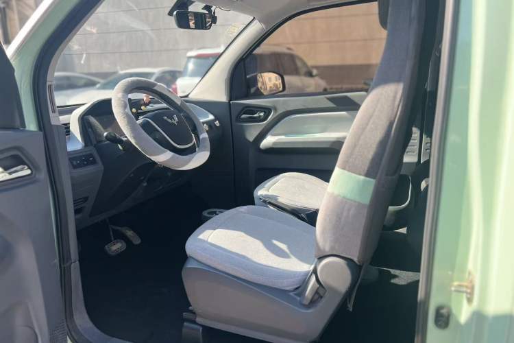 Used Wuling Hongguang MINIEV 2021 Macaron Premium Model – Lithium-NMC