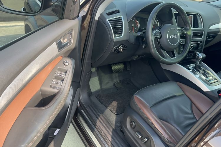 Used Audi Q5 2018 Collector's Edition 40 TFSI Technology Model
