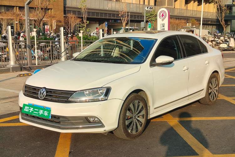 Used Volkswagen Sagitar 2017 230TSI Automatic Comfort Version