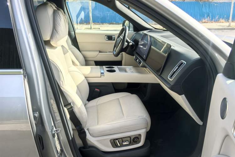 Used Li Auto L8 2024 Ultra Model
