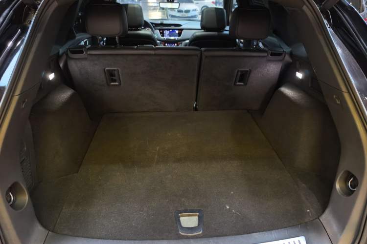 Used Cadillac XT5 2022 2.0T Two-Wheel Drive Luxury Version
