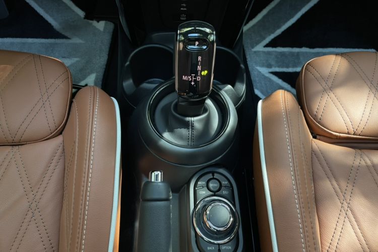 Used  MINI 2023 Facelift 2.0T COOPER S Artist Five-Door Edition