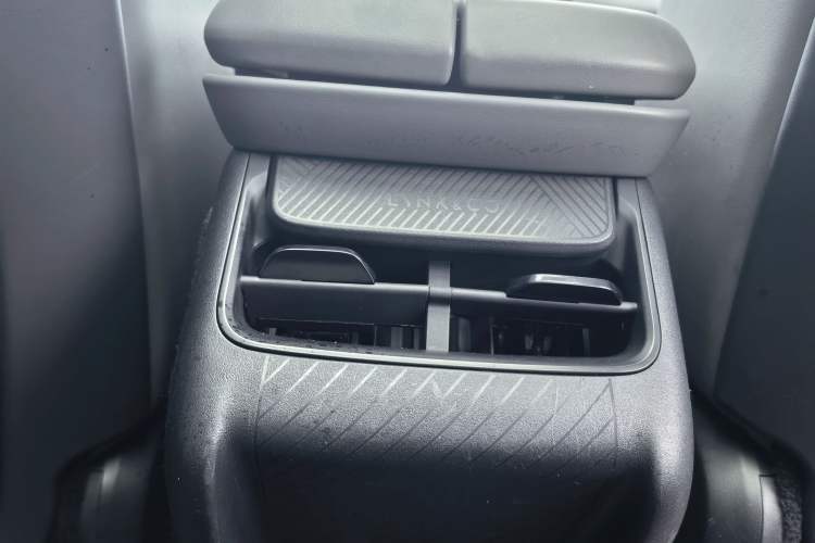 Used Lynk & Co 08 EM-P 2023 220km All-Wheel-Drive Performance Halo
