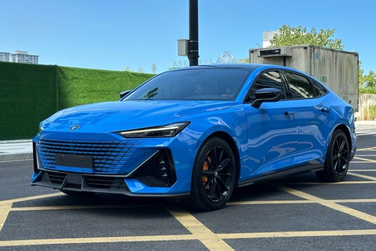 Used Changan UNI-V 2022 1.5T Prestige Version
