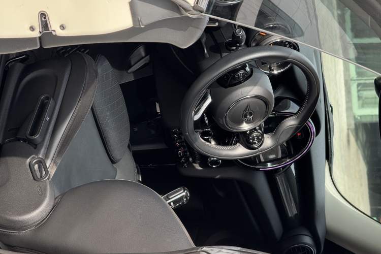 Used  MINI 2019 1.5T COOPER Artist
