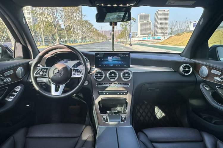 Used Mercedes-Benz GLC 2021 GLC 300 L 4MATIC Dynamic Model
