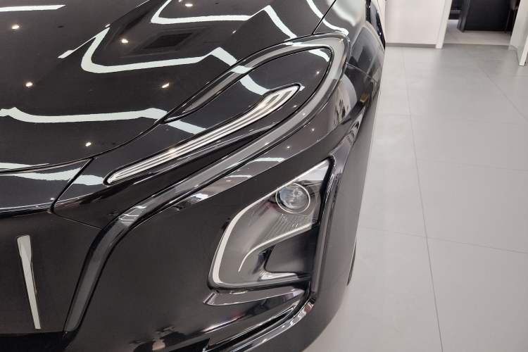 Used Hongqi E-QM5 2022 431 km Charge & Enjoy Edition
