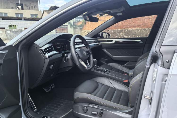 Used Volkswagen FAW-Volkswagen CC 2023 380TSI Striking Edition
