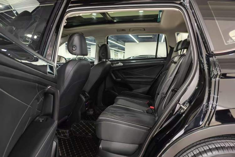 Used Volkswagen Tiguan L 2022 330TSI Automatic Two-Wheel Drive R-Line Enhanced Edition