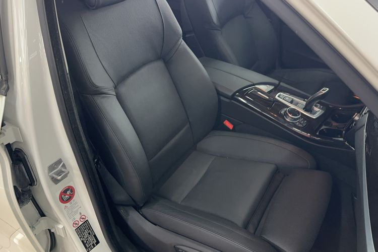 Used BMW 5 Series 2014 535Li Leading Model
