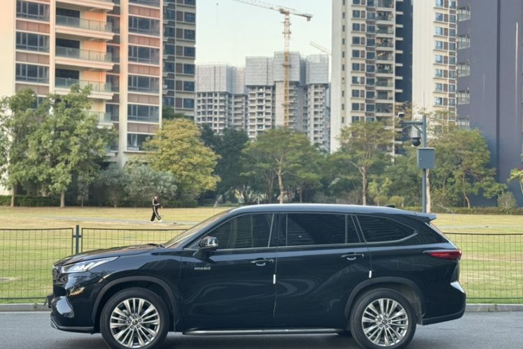 Used Toyota Highlander 2022 Dual-Engine 2.5L Four-Wheel Drive Prestige Version 7 Seats
