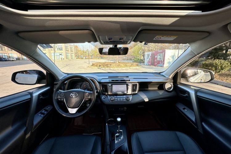 Used Toyota RAV4 2015 2.0L CVT Four-Wheel Drive New Edition
