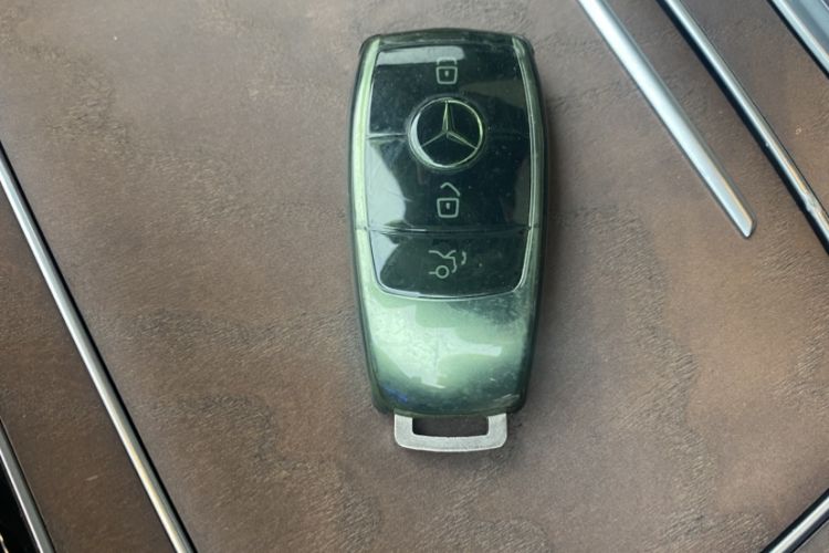 Used Mercedes-Benz E-Class 2022 Second Facelift E 300 L Fashion Edition