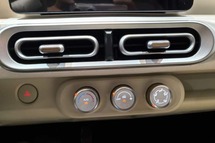 Used Wuling Hongguang MINIEV 2024 3rd Generation 215km Advanced Version